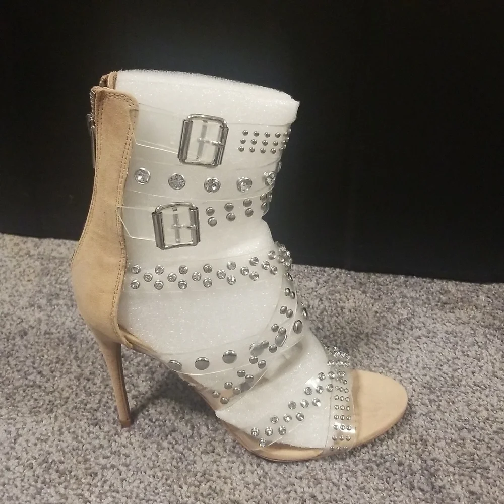 Heels - Picture 2 of 5